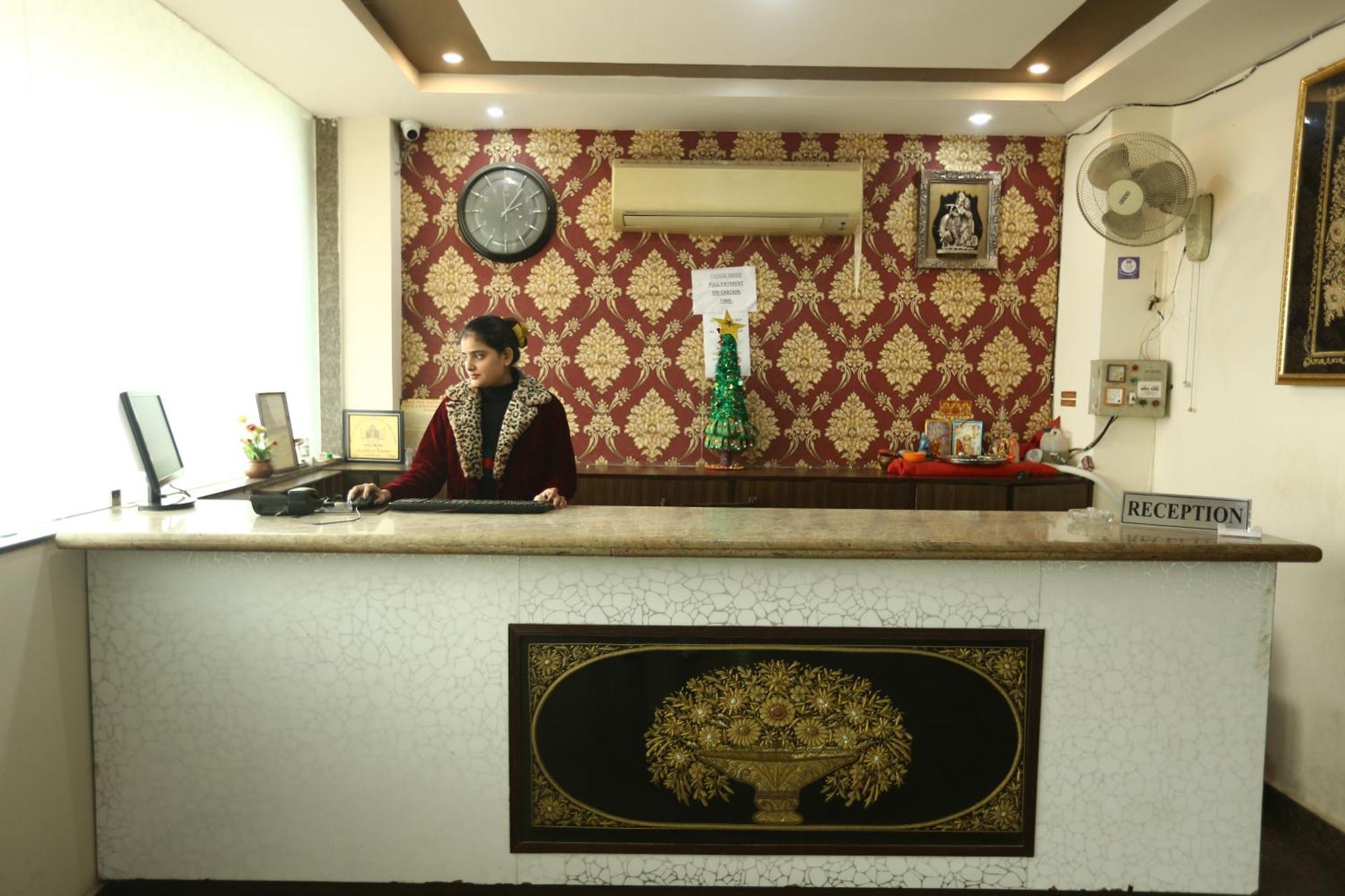 24 Hotel & Resort Agra  Ngoại thất bức ảnh