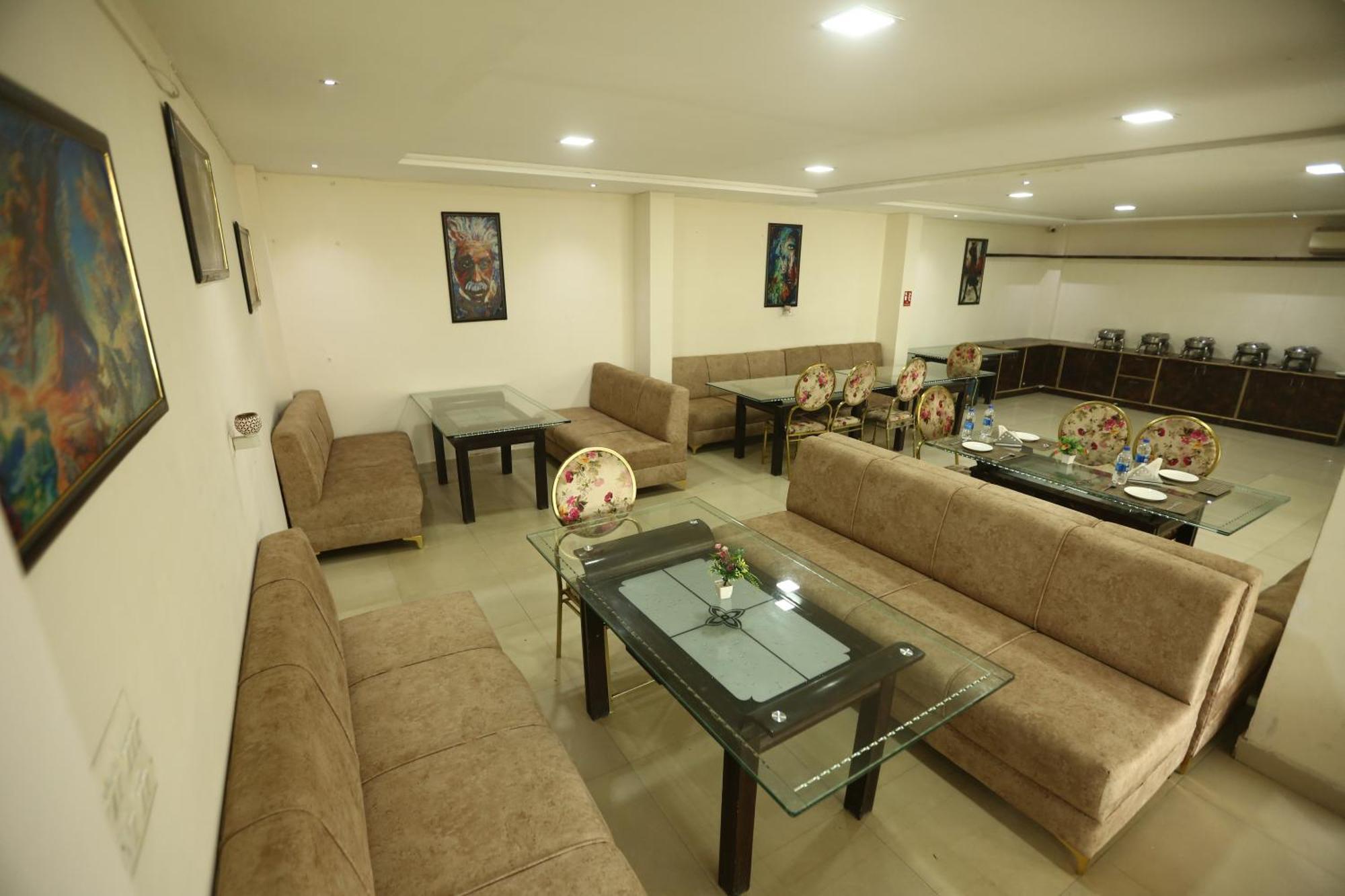 24 Hotel & Resort Agra  Ngoại thất bức ảnh