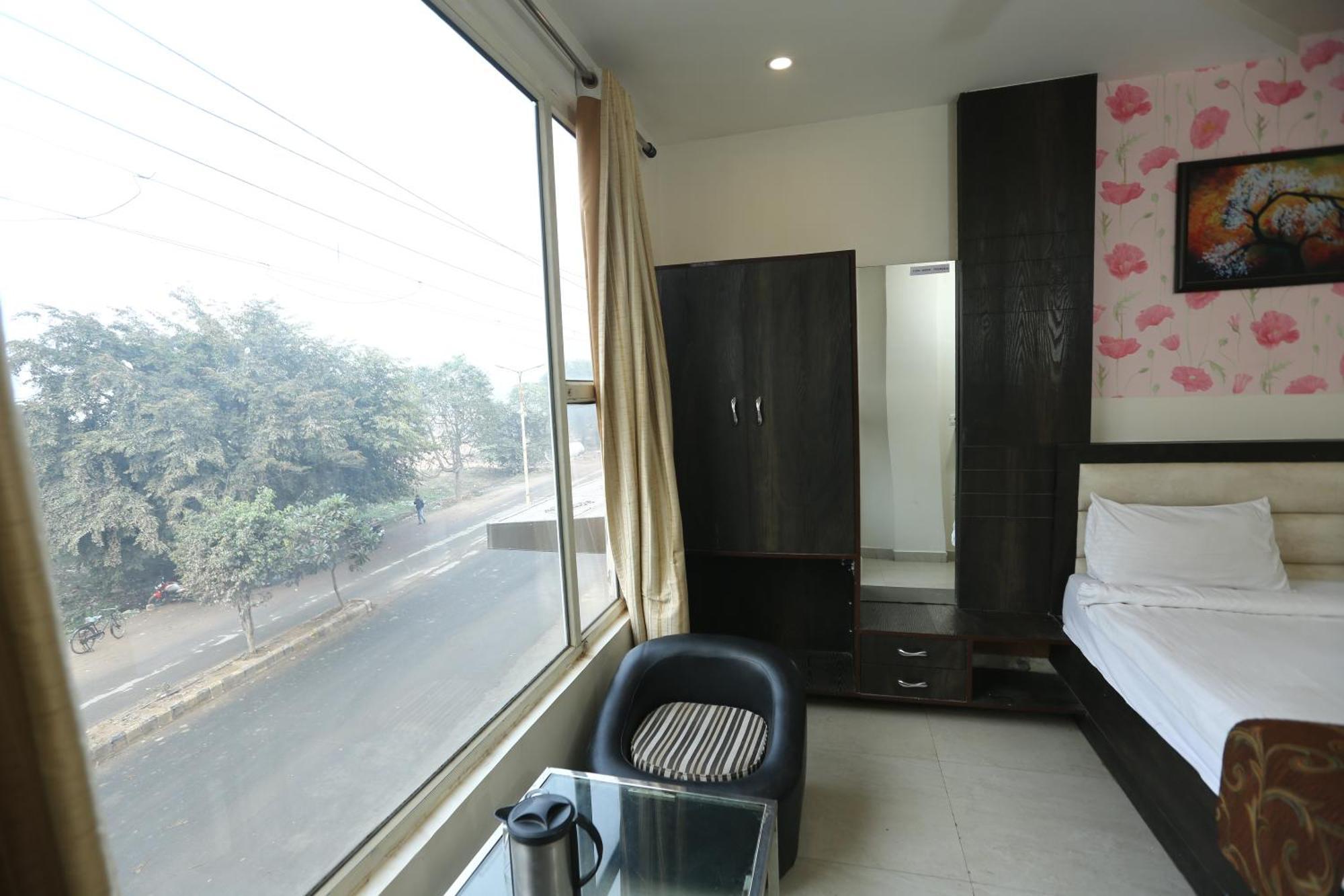 24 Hotel & Resort Agra  Ngoại thất bức ảnh