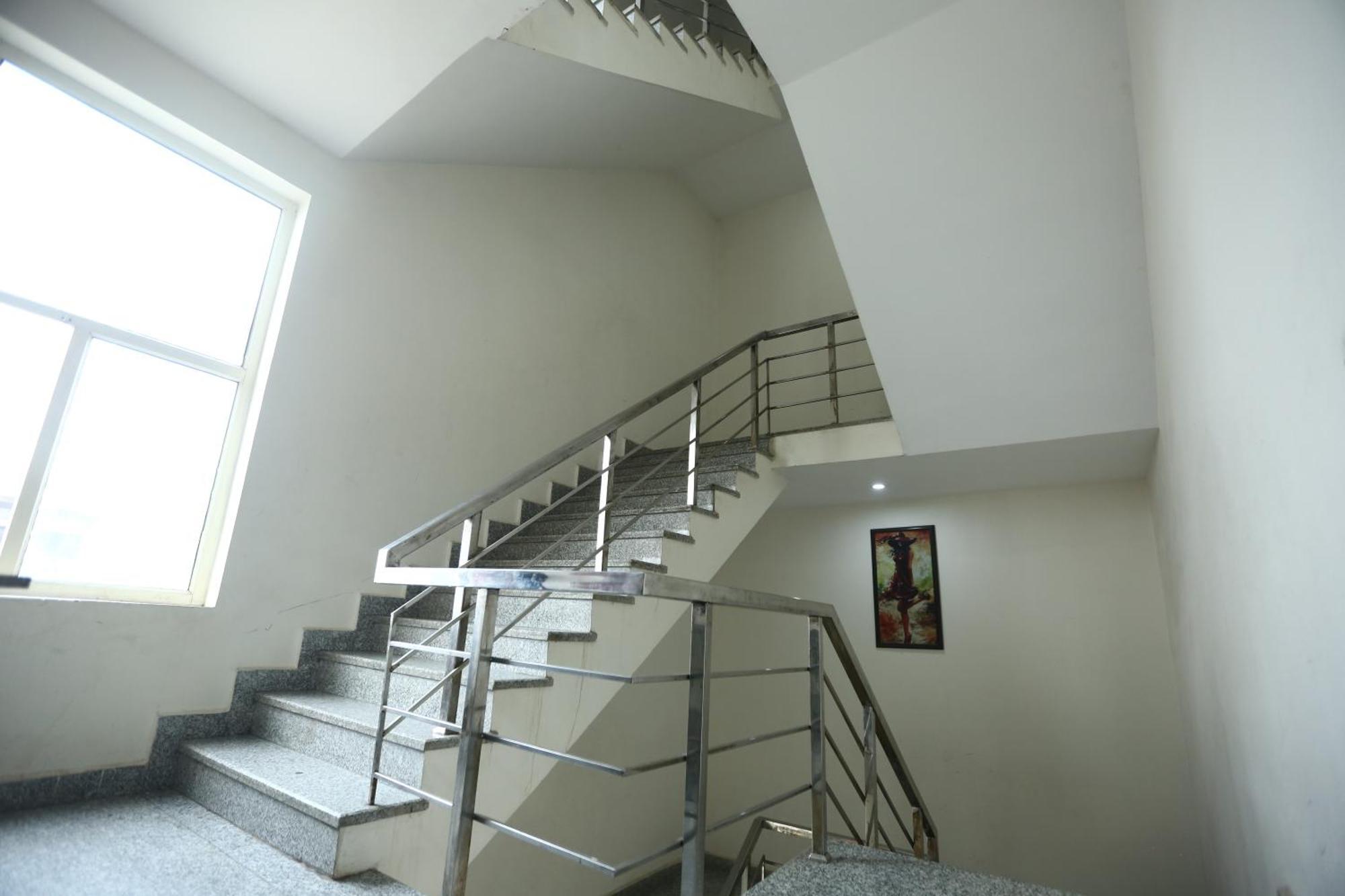 24 Hotel & Resort Agra  Ngoại thất bức ảnh
