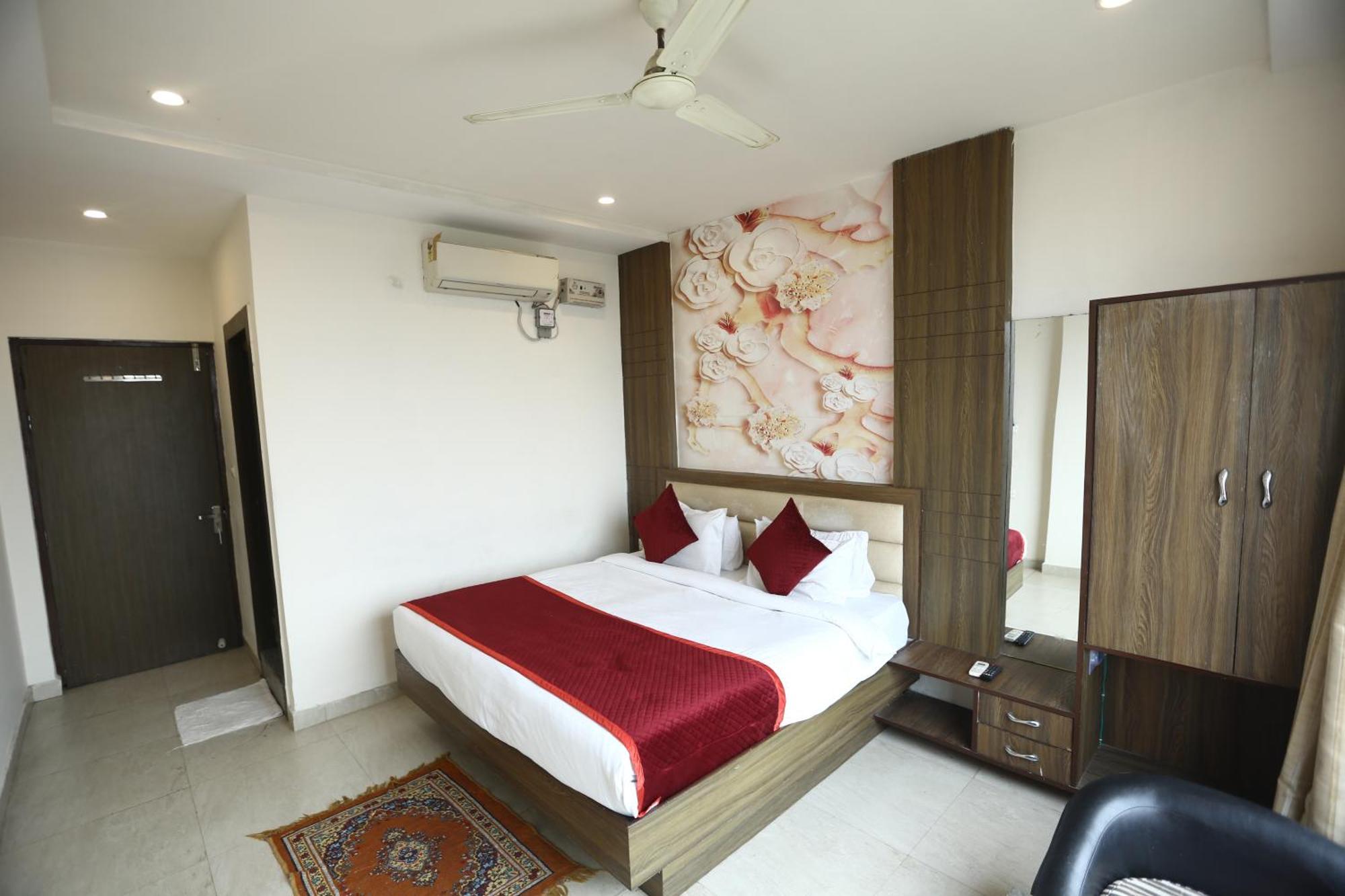24 Hotel & Resort Agra  Ngoại thất bức ảnh