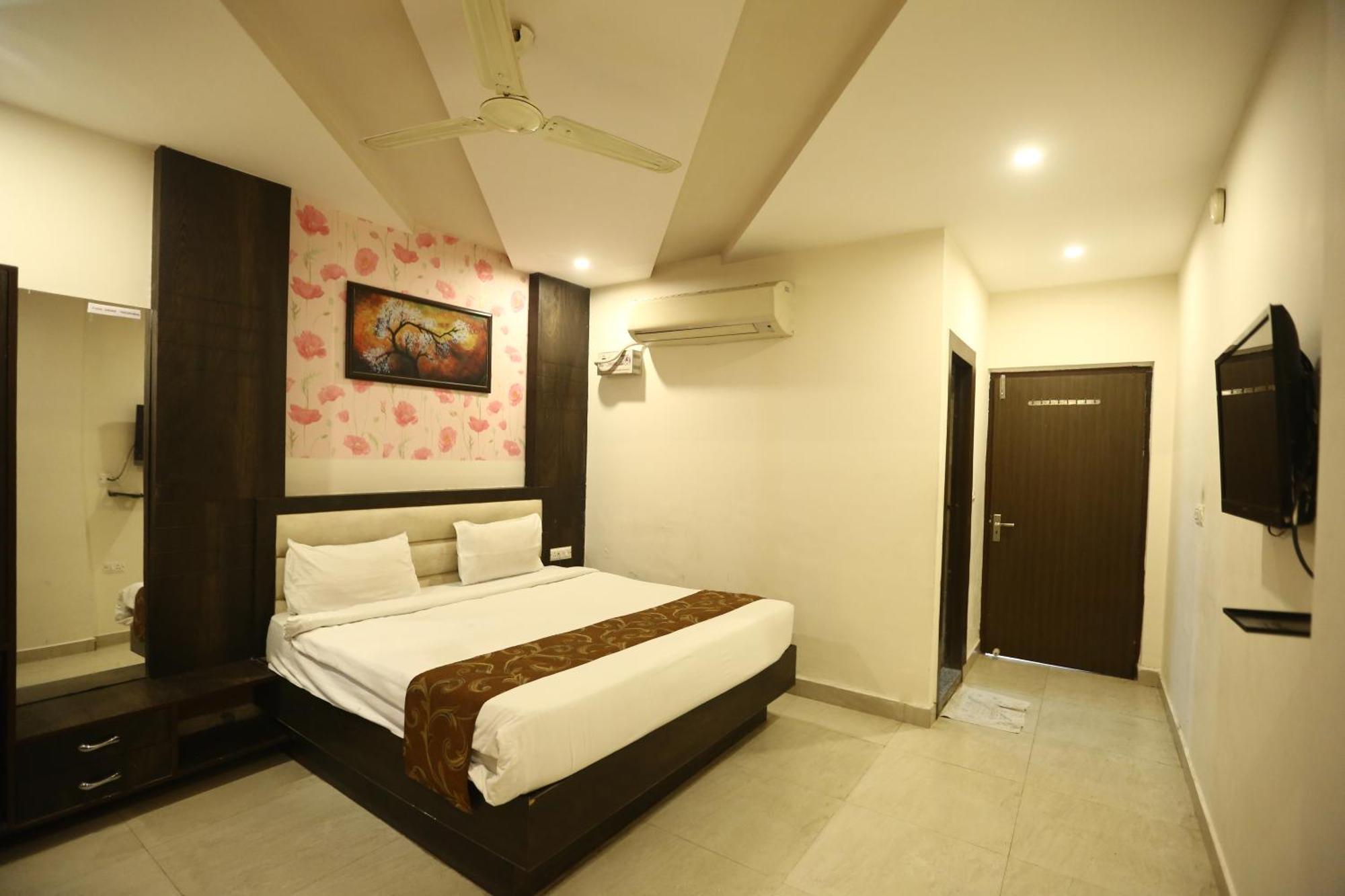 24 Hotel & Resort Agra  Ngoại thất bức ảnh