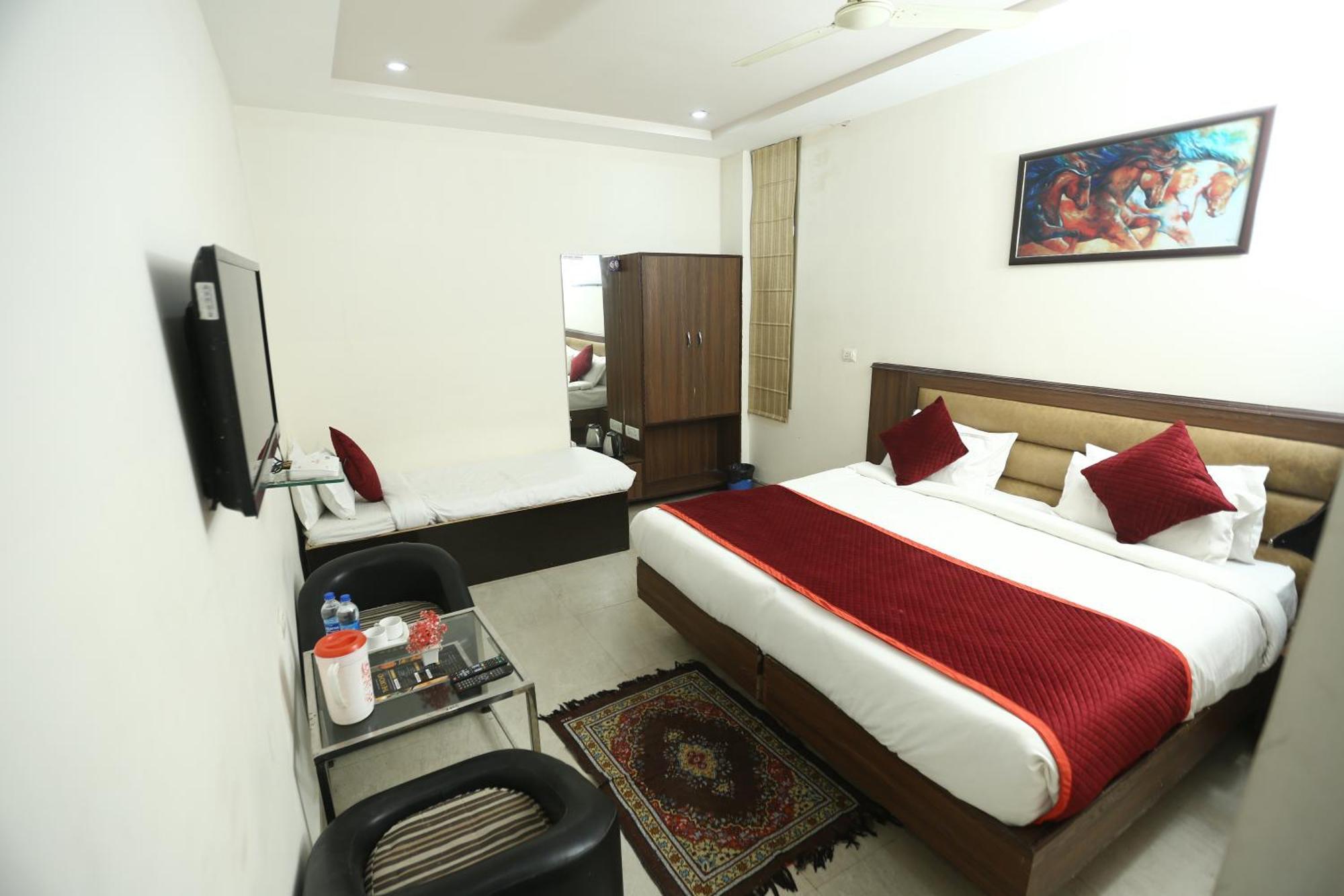 24 Hotel & Resort Agra  Ngoại thất bức ảnh