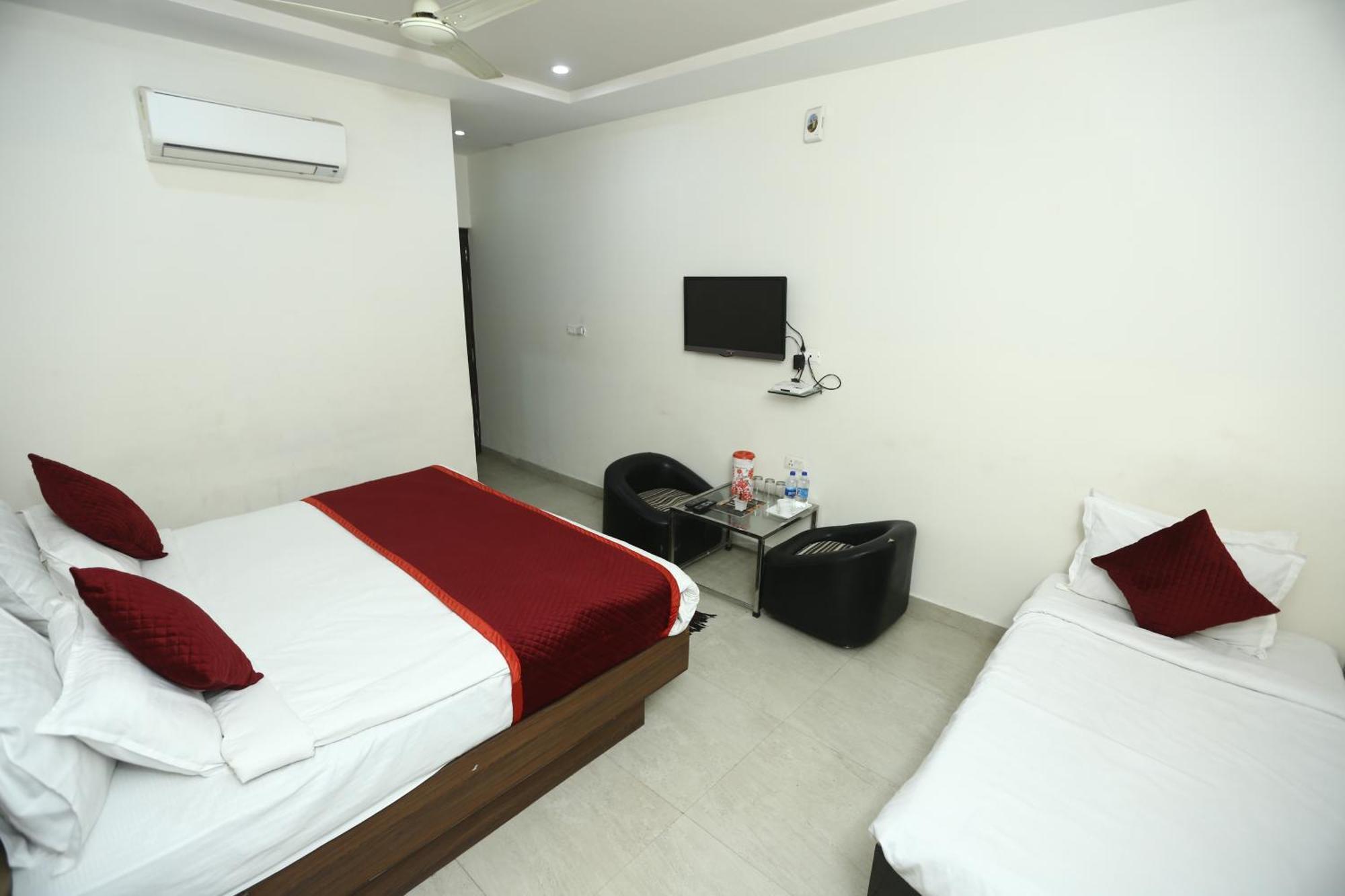 24 Hotel & Resort Agra  Ngoại thất bức ảnh