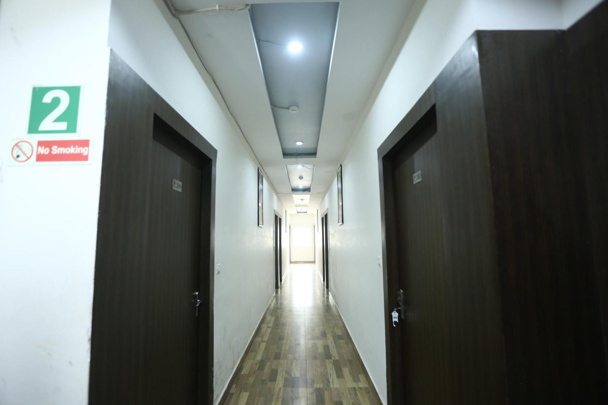 24 Hotel & Resort Agra  Ngoại thất bức ảnh